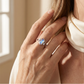 ✨💍 Koop 2 Krijg 1 Gratis 🔥 Geometrische Ovale Maansteen Ring met Zirkonia Accenten – Mystiek, Sprankelend & Tijdloos Elegant! 🌙✨