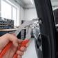 Multifunctioneel gereedschap voor het verwijderen van autoclips